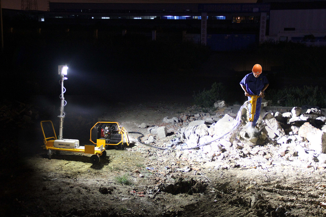 handheld hydraulic breaker.jpg